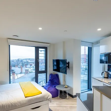 Yugo Brewers Close 公寓 *