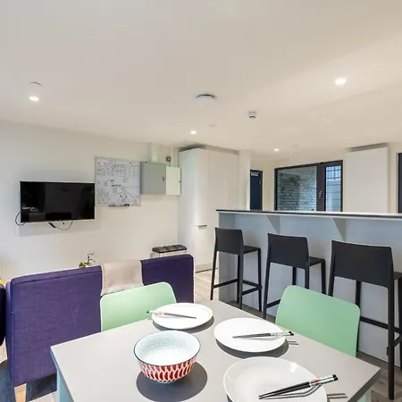 Yugo Brewers Close * דבלין